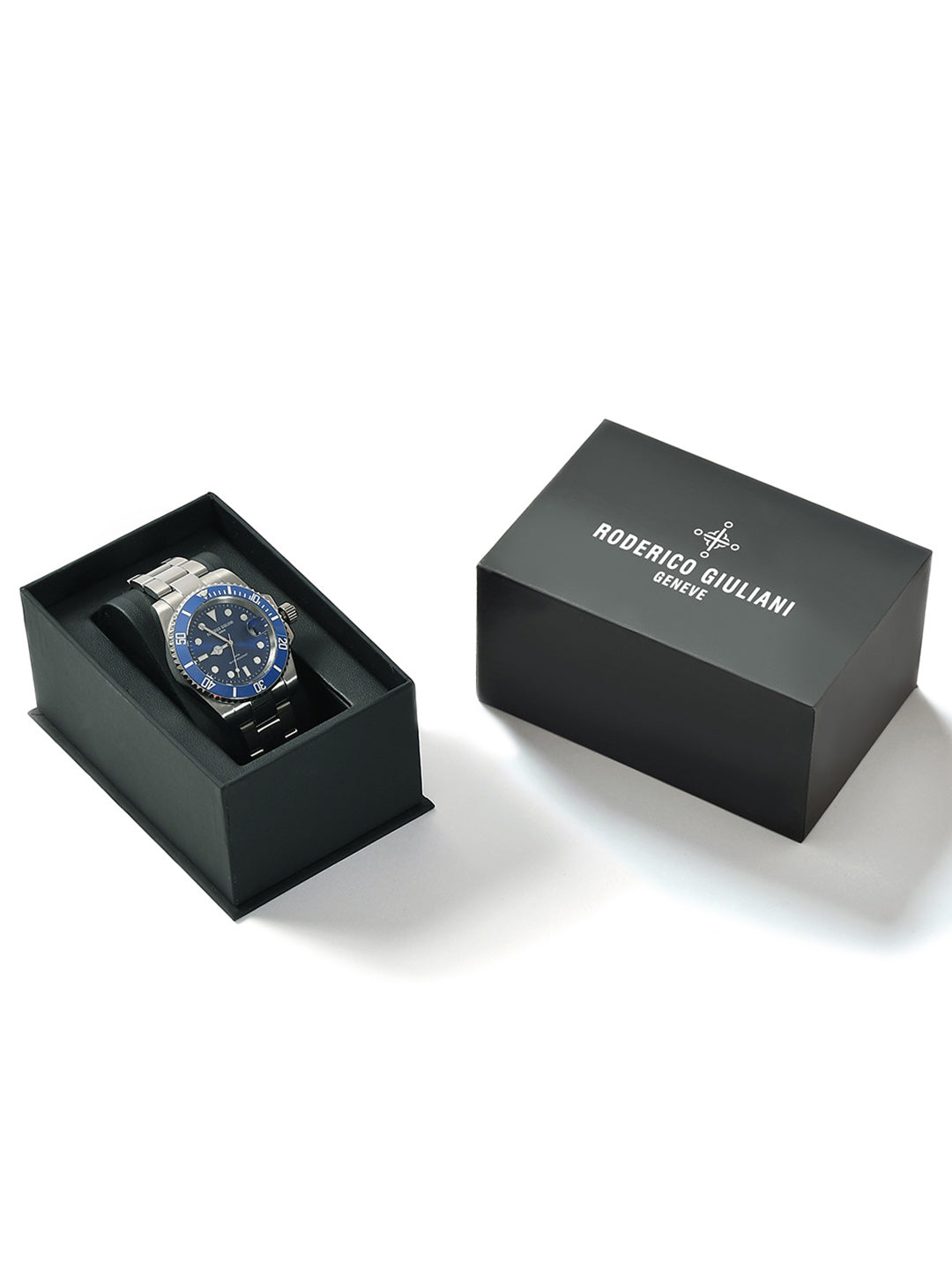 RODERICO GIULIANI ANALOG BLUE DIAL SILVER CASE BLUE BEZEL STEEL BRACELET MEN'S WATCH MSTA-7404