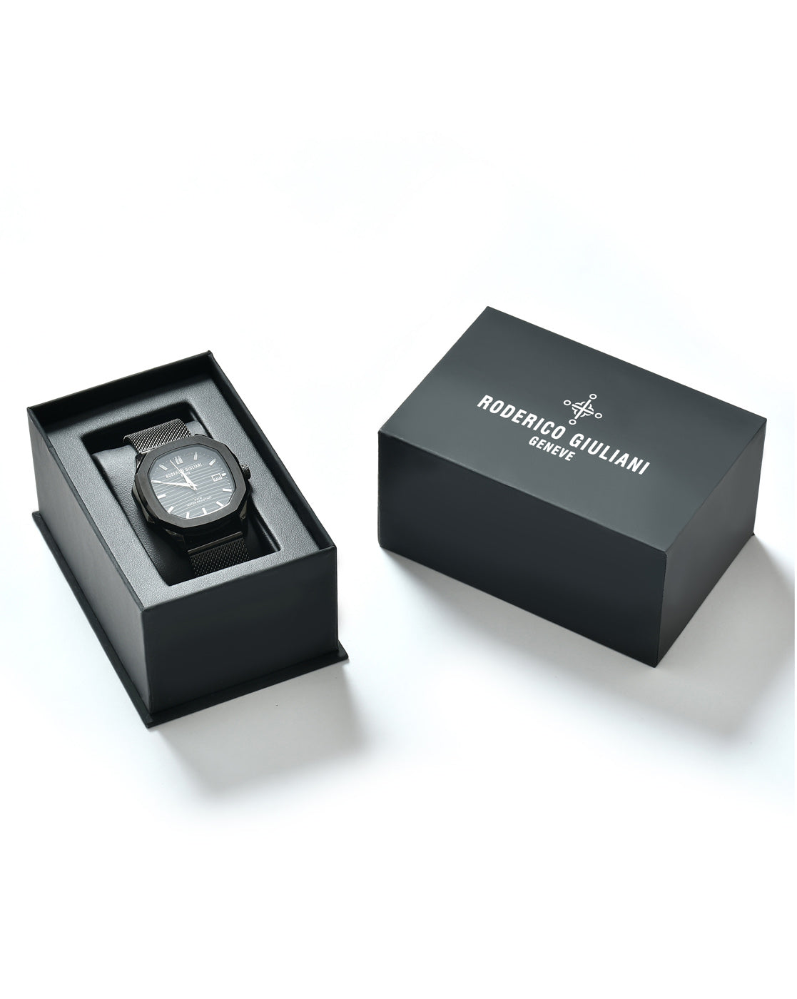 Black Dial Black Mesh Strap Men's Analog Watch